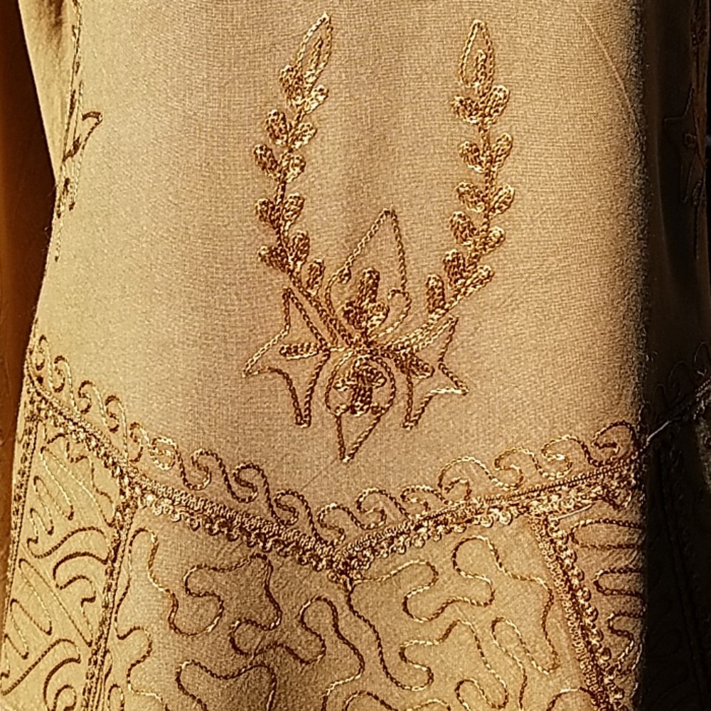 Tunic - Picture 6 of 7
